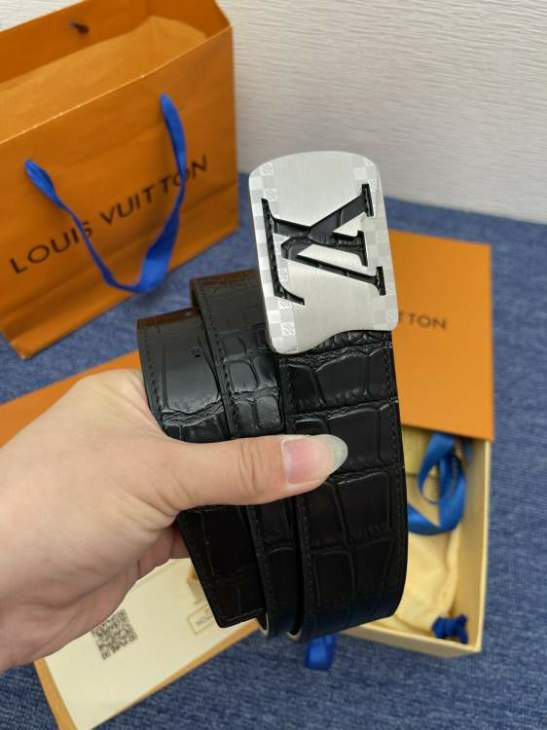 Picture of Louis Vuitton Belts _SKUfw239930814fw